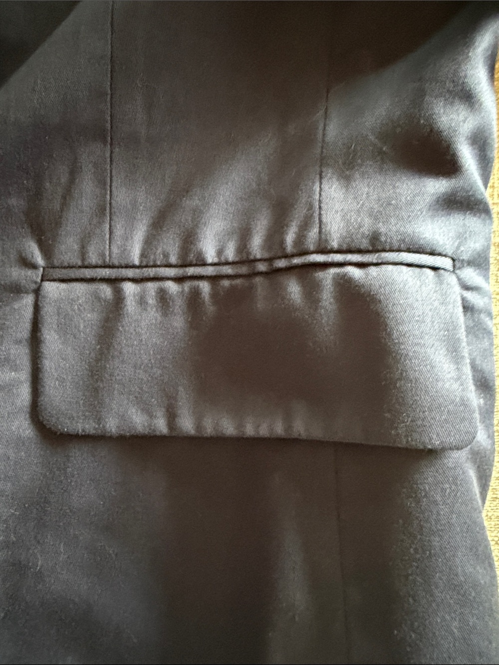 Liz Claiborne Navy Women's Tailored Blazer
100% cotton
Size 4 - Picture 7 of 7